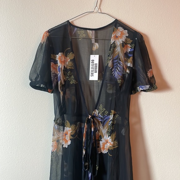 UO Lohi Sheer Floral Wrap Maxi Romper - Picture 3 of 10